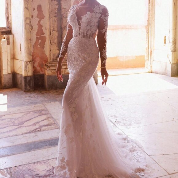 Women's Elegant Luxurious Embroidered Lace Sheer Long Sleeve wedding dress - Picture 4 of 5